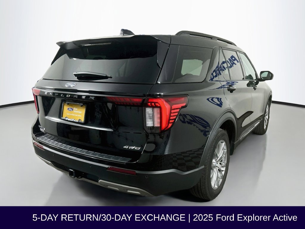 Certified 2025 Ford Explorer Active w/ Active Comfort Package AWD/4WD image 8