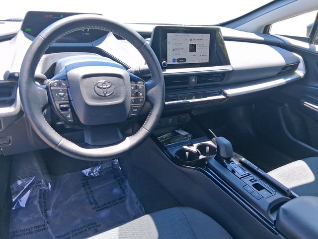 Used 2025 Toyota Prius LE FWD image 12
