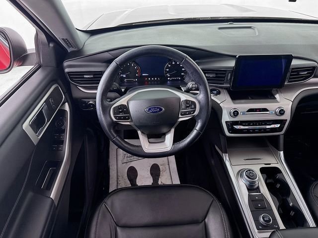 Certified 2022 Ford Explorer XLT w/ Equipment Group 202A image 22