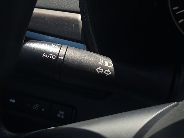 Used 2025 Nissan Altima 2.5 SV FWD image 34