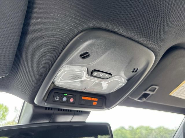 Used 2026 Chevrolet Colorado ZR2 w/ Technology Package AWD/4WD image 34