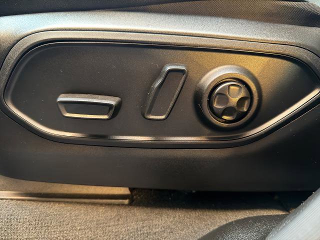 Used 2023 Jeep Grand Cherokee Altitude image 18