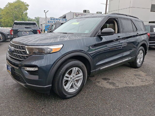 Certified 2023 Ford Explorer XLT w/ Equipment Group 202A AWD/4WD image 4