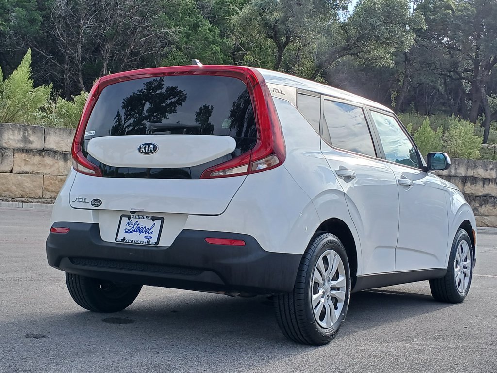 Used 2021 Kia Soul LX FWD image 3