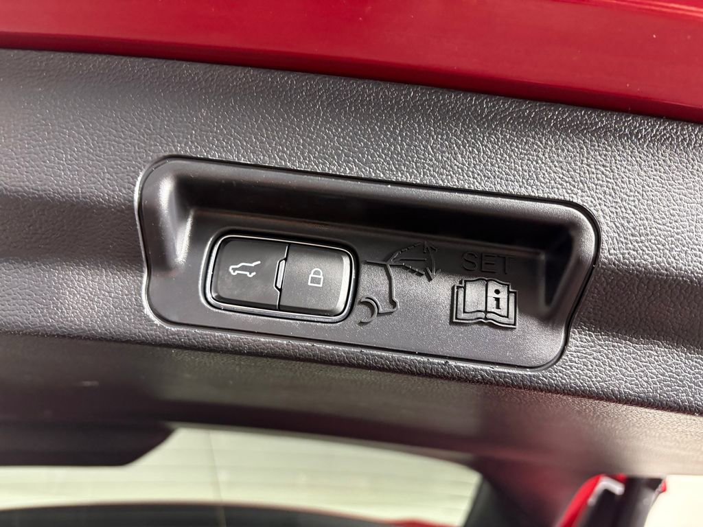 Certified 2020 Ford Explorer XLT w/ Equipment Group 202A AWD/4WD image 34