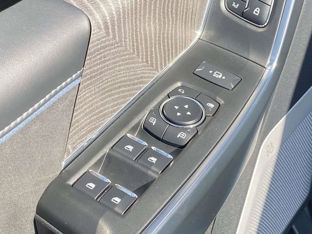 Certified 2025 Ford F250 Platinum image 21