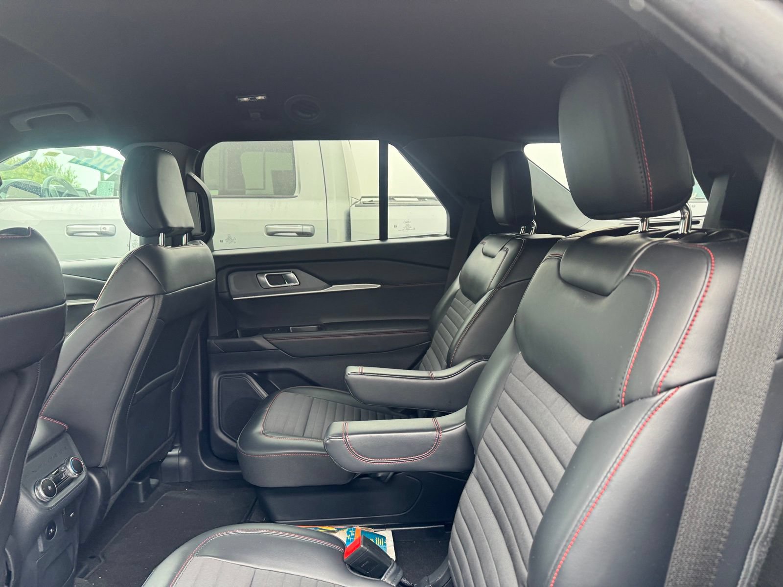 Certified 2025 Ford Explorer ST-Line AWD/4WD image 10