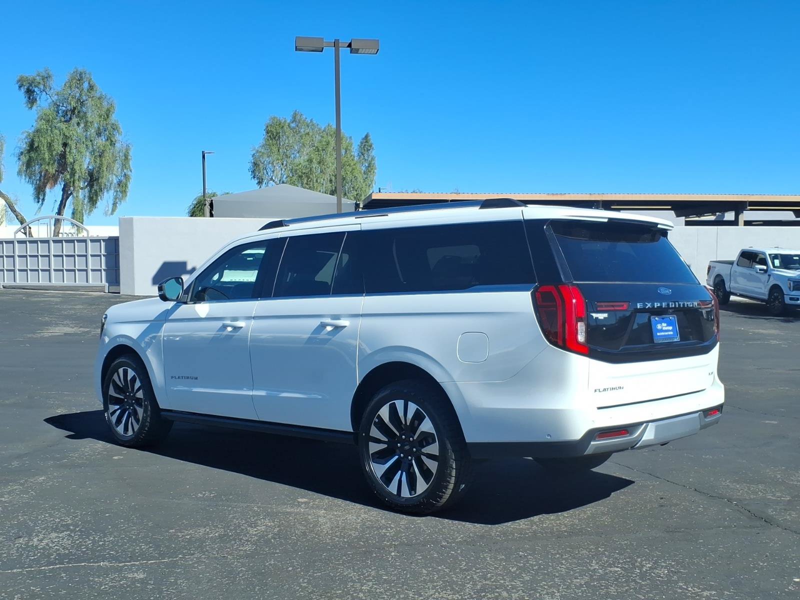 Certified 2025 Ford Expedition Max Platinum w/ Driver's Package AWD/4WD image 3