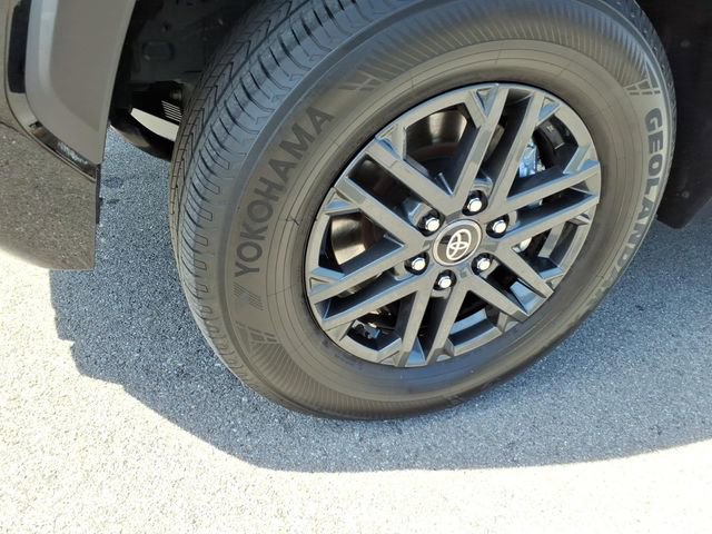 Used 2025 Toyota Tundra SR5 w/ SR5 Convenience Package AWD/4WD image 19