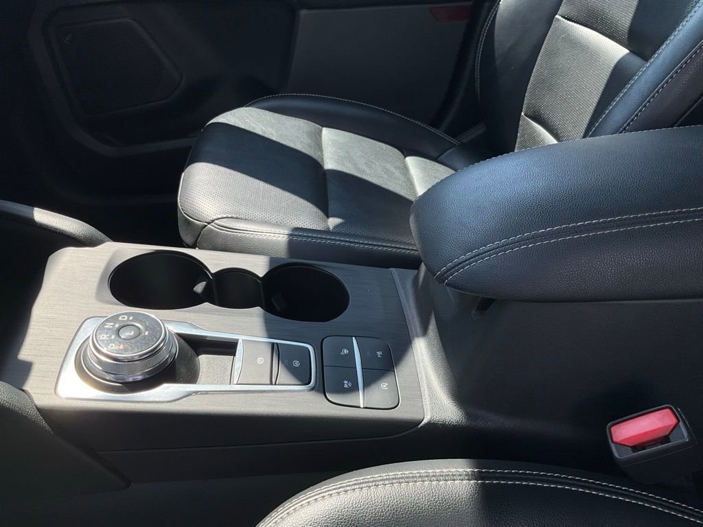 Certified 2021 Ford Escape Titanium w/ Class II Trailer Tow Package image 20