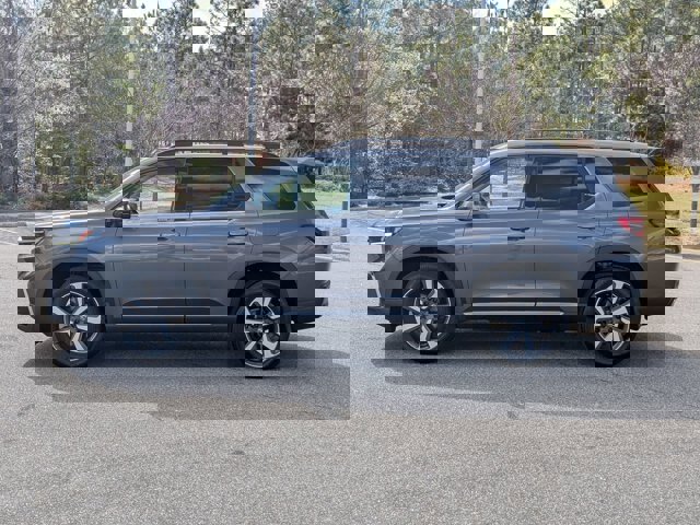 Used 2024 Honda Pilot Touring image 2