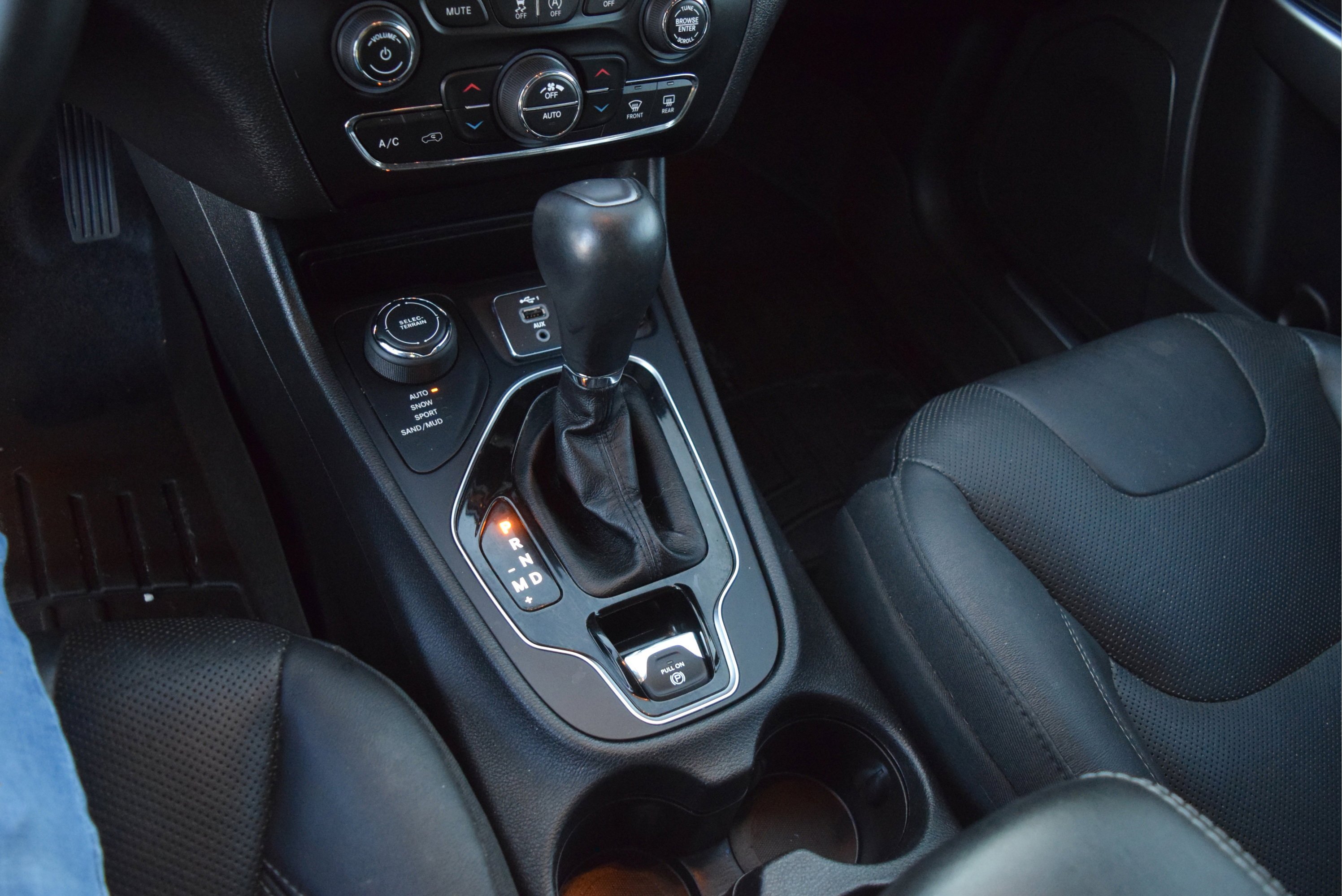 Used 2019 Jeep Cherokee Limited image 15