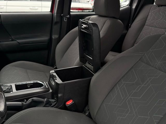 Used 2016 Toyota Tacoma SR image 31