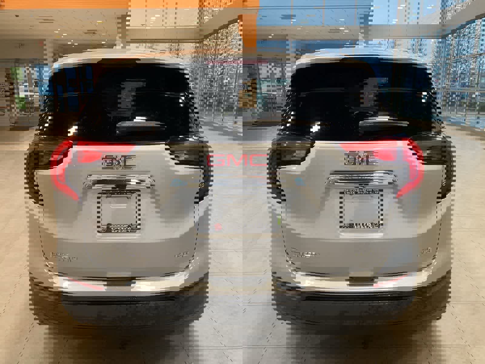 Used 2018 GMC Terrain SLE image 4