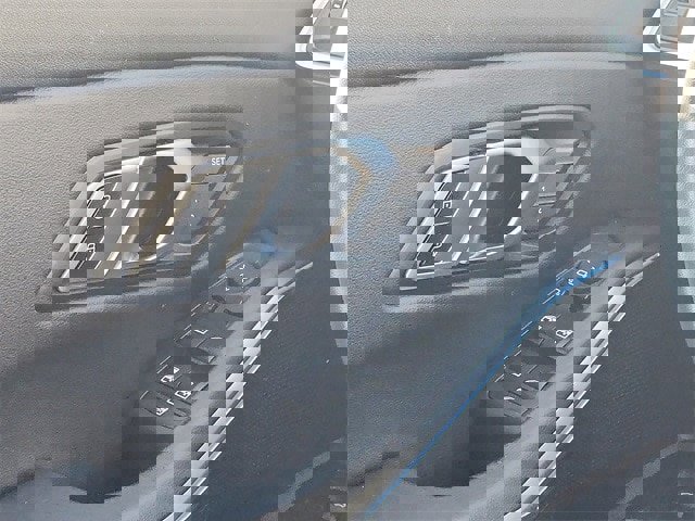 Used 2023 BMW 330i xDrive Sedan w/ Premium Package image 11