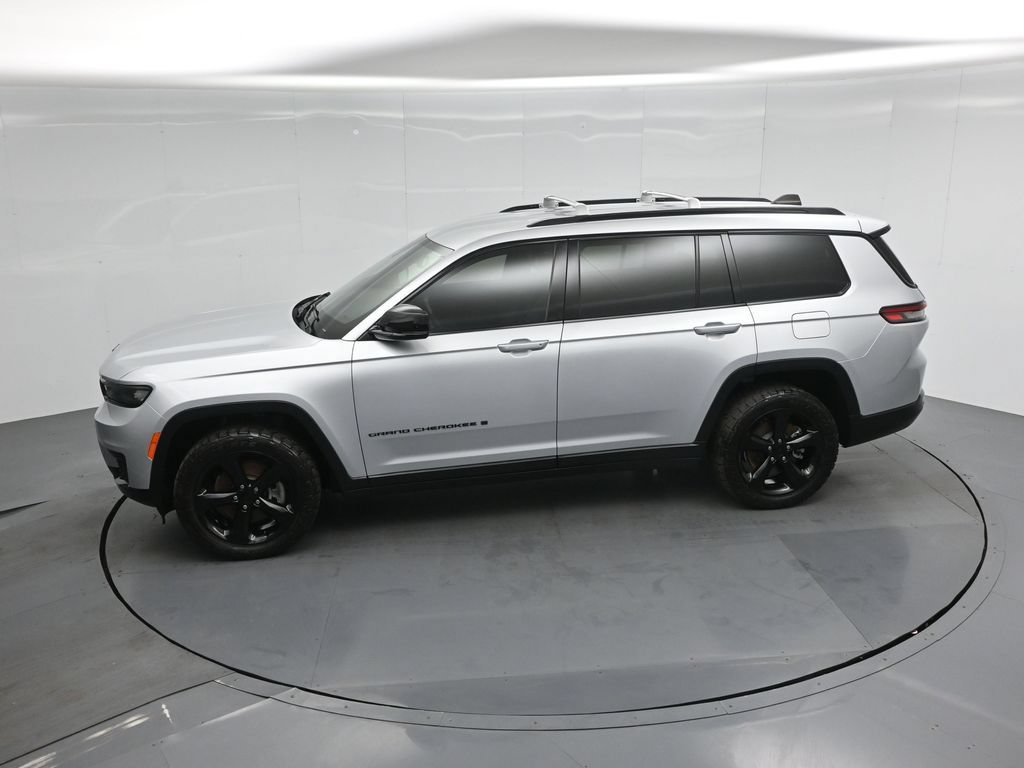 Used 2021 Jeep Grand Cherokee L Laredo AWD/4WD image 41
