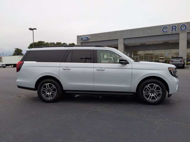 Certified 2025 Ford Expedition Max Active RWD image 3