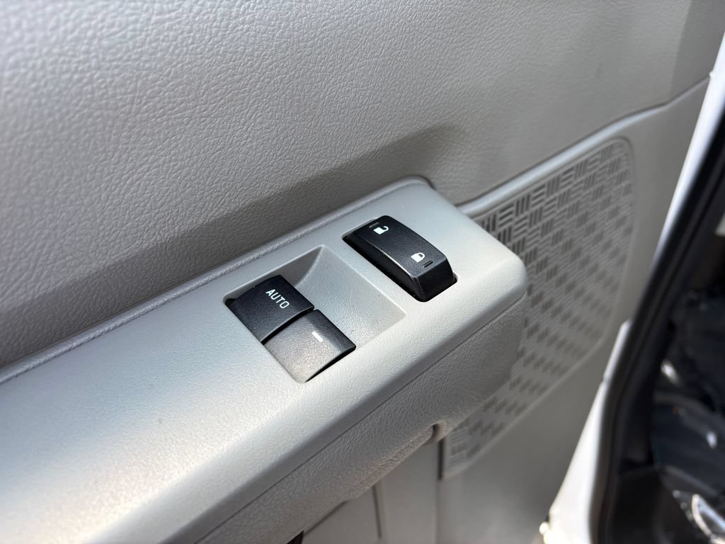 Certified 2023 Ford E-450 and Econoline 450 Super Duty w/ Driver's Safety Package RWD image 13