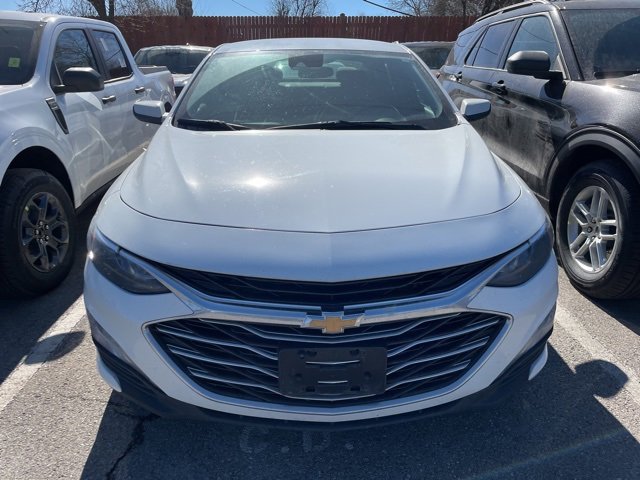 Used 2025 Chevrolet Malibu LT image 3