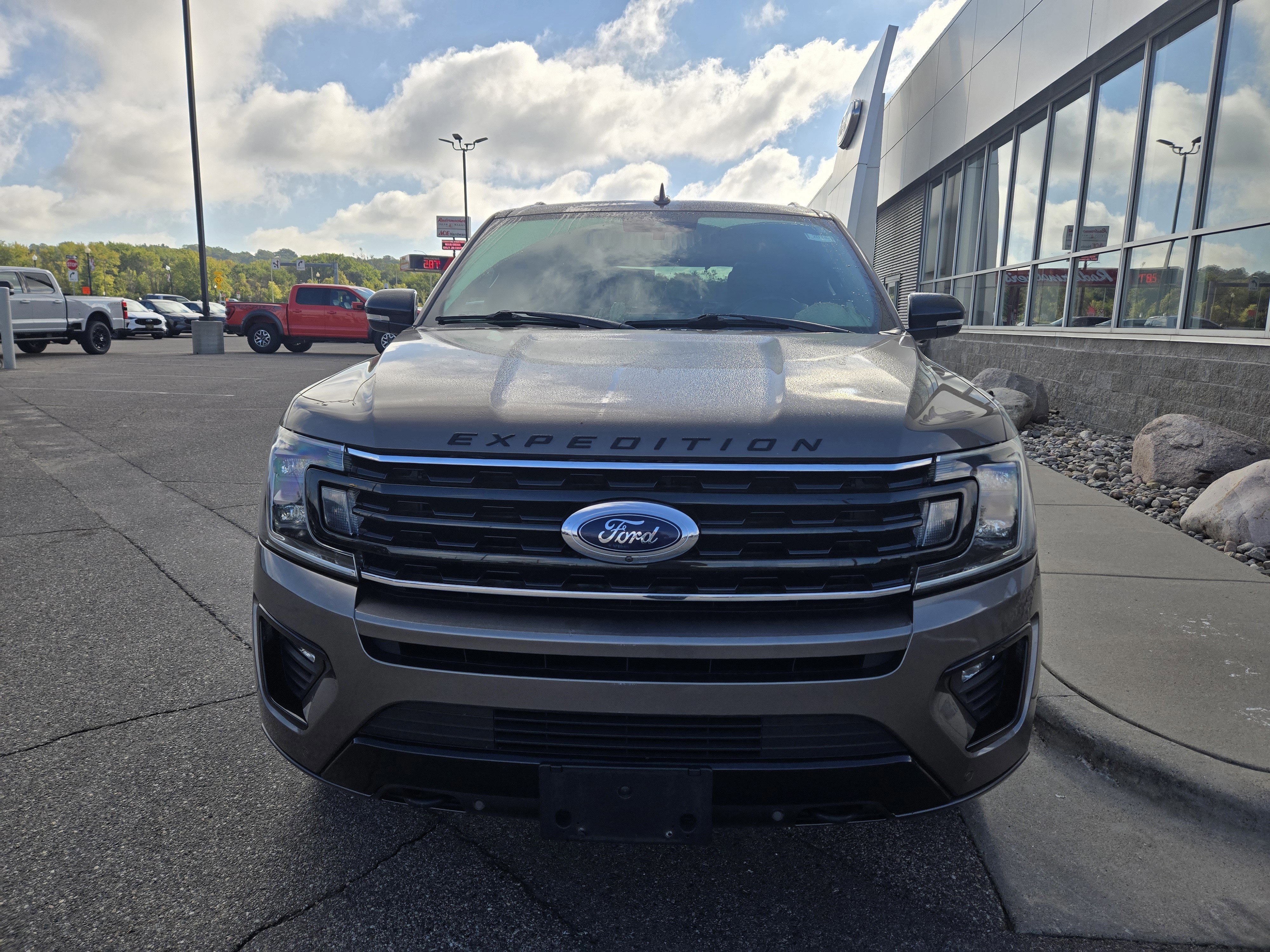 Certified 2019 Ford Expedition Limited w/ Equipment Group 303A image 8