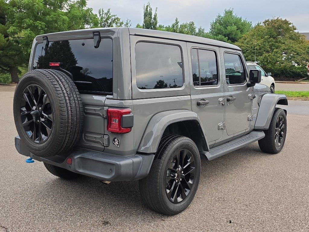 Used 2022 Jeep Wrangler Unlimited Sahara w/ Cold Weather Group AWD/4WD image 7