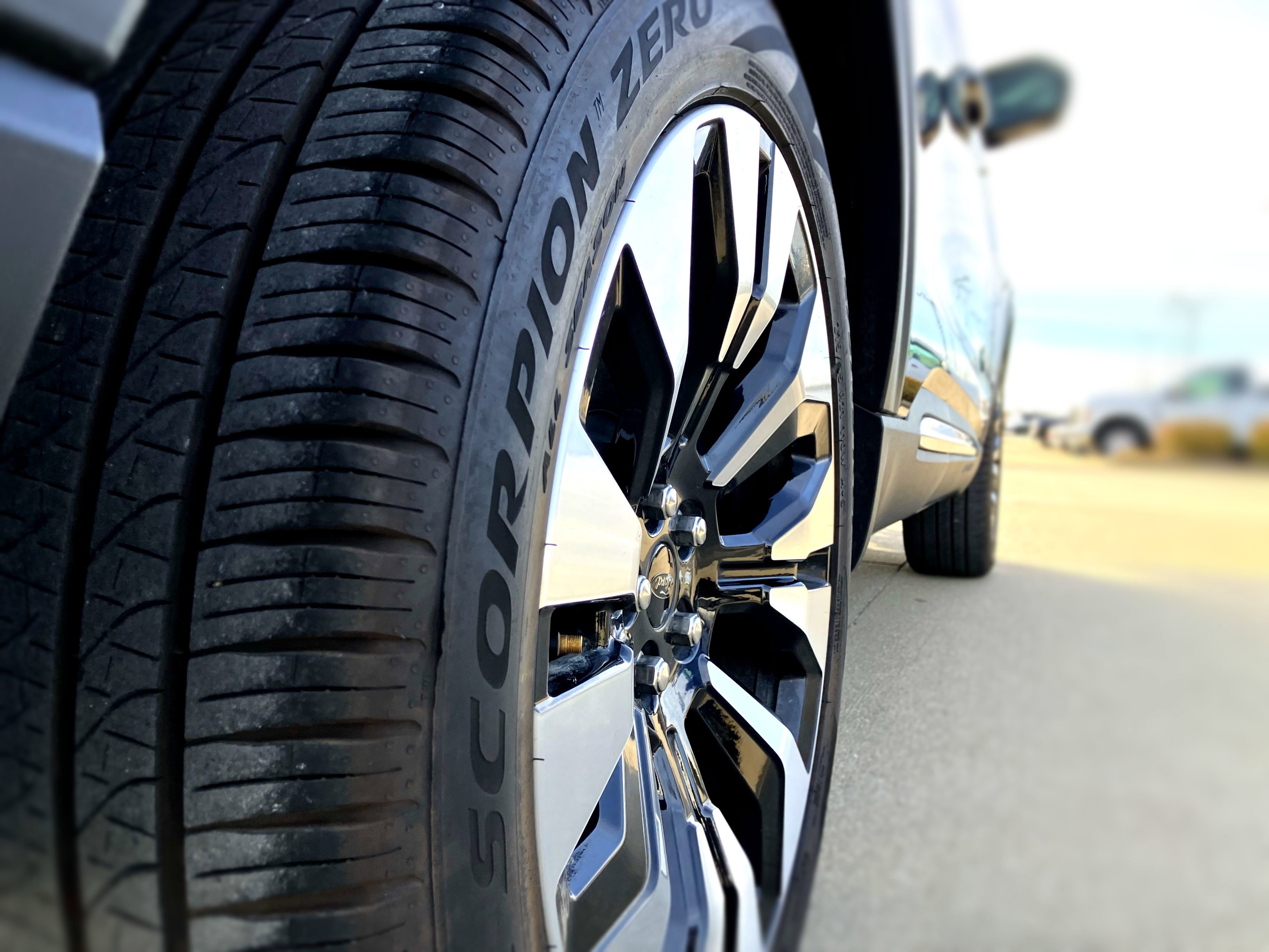 Certified 2025 Ford Explorer Platinum w/ LUX Leather Package image 11