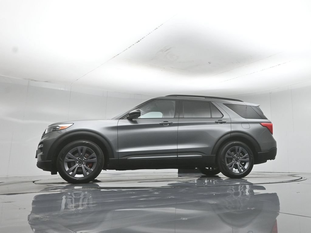 Certified 2023 Ford Explorer XLT w/ Equipment Group 202A RWD image 57