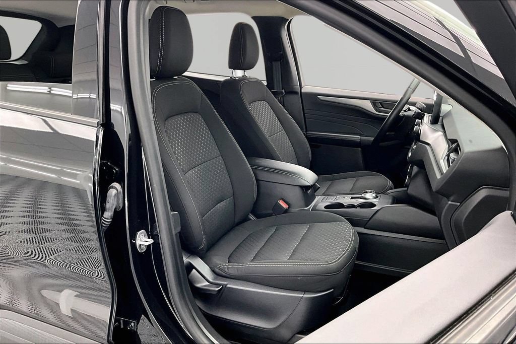 Certified 2024 Ford Escape Active w/ Cold Weather Package FWD image 7