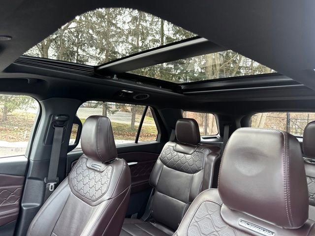 Certified 2025 Ford Explorer Platinum w/ Ultimate Package image 44