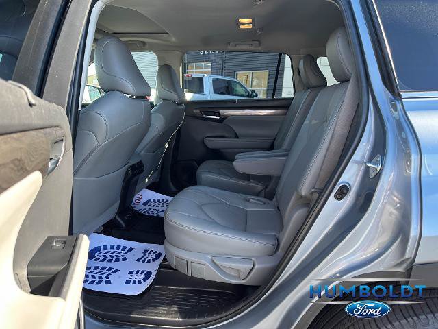Used 2023 Toyota Highlander Limited AWD/4WD image 25