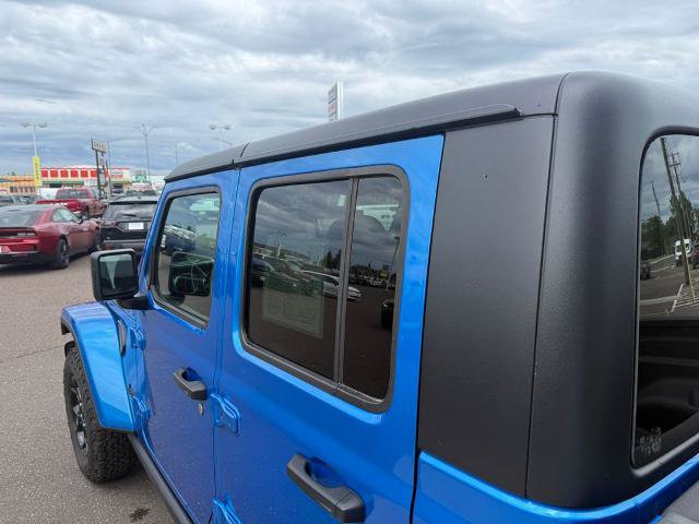 Used 2023 Jeep Gladiator Sport AWD/4WD image 29