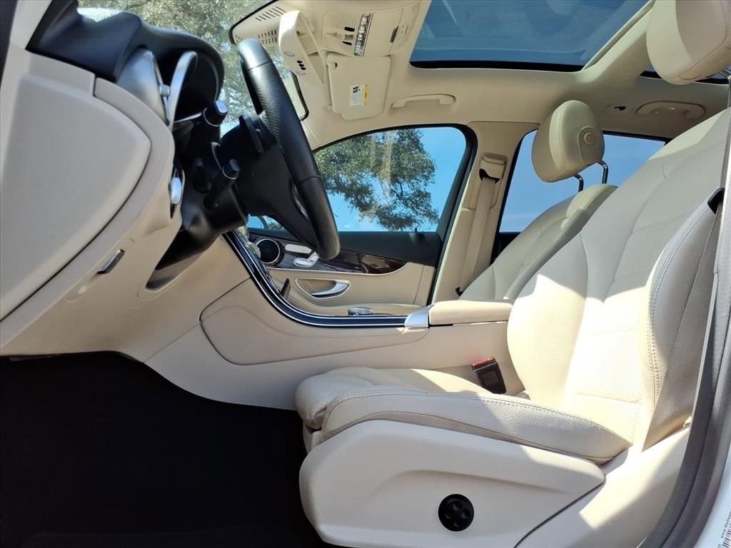 Used 2019 Mercedes-Benz GLC 300 4MATIC image 16