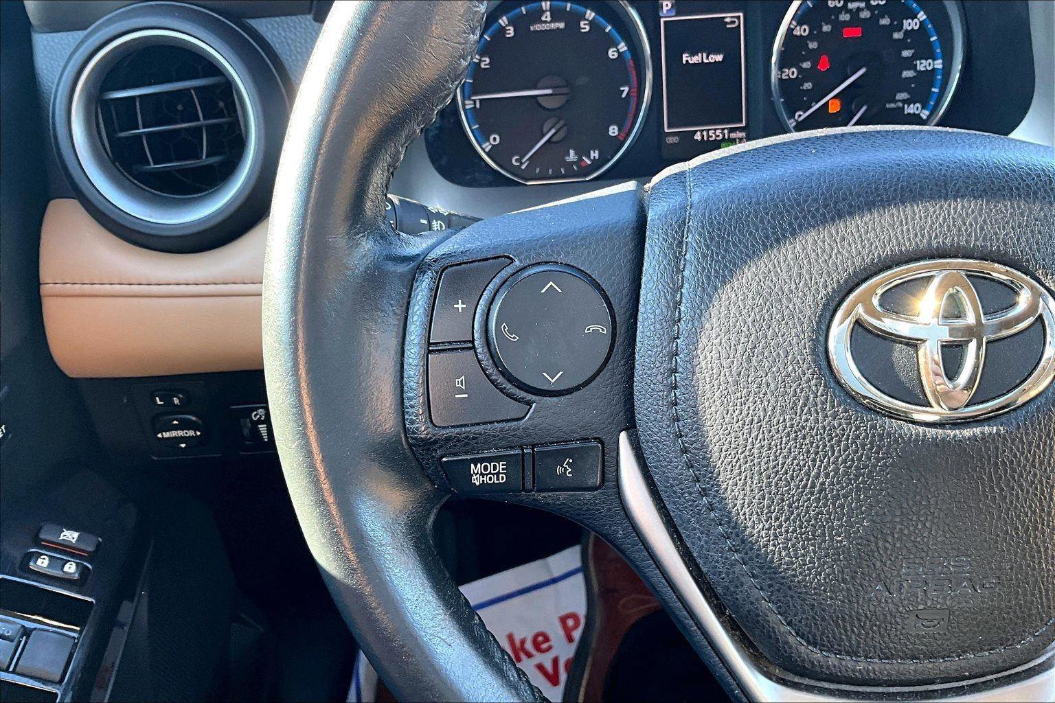 Used 2018 Toyota RAV4 Limited image 18