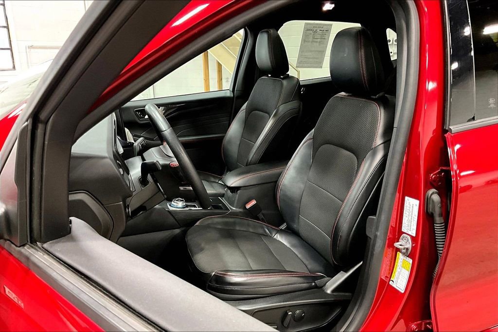 Certified 2023 Ford Escape ST-Line w/ Tech Pack #1 image 24