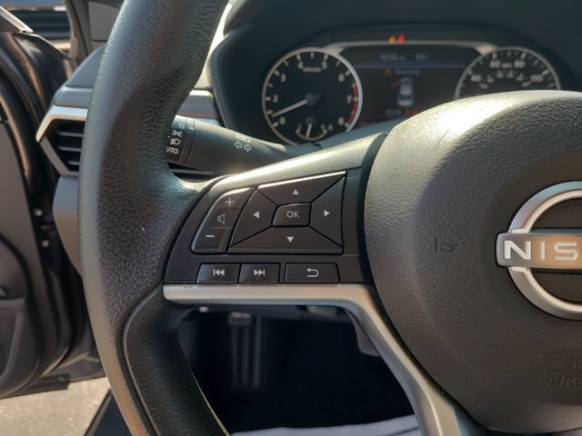 Used 2025 Nissan Altima 2.5 SV FWD image 25