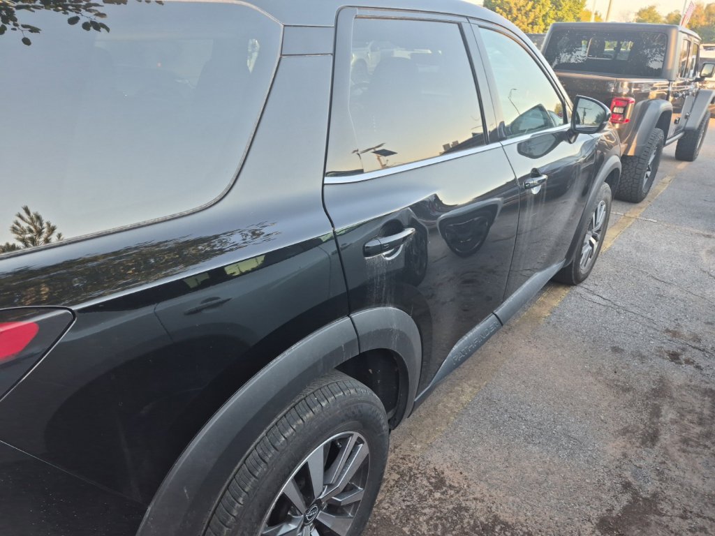 Used 2026 Nissan Pathfinder SL AWD/4WD image 16