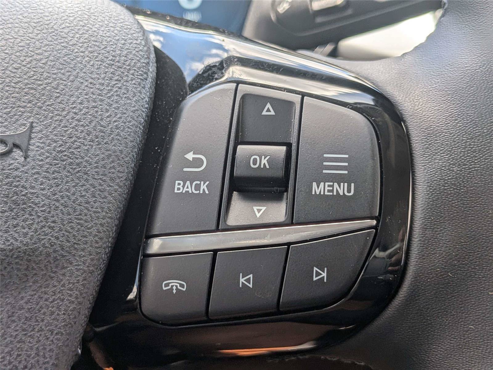 Certified 2025 Ford Escape SE w/ PHEV Premium Package FWD image 27