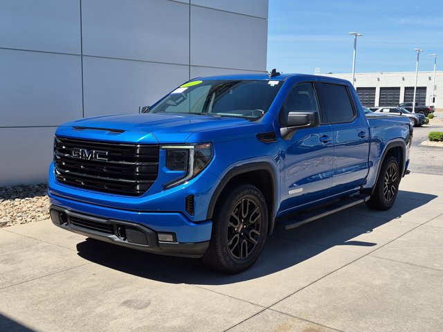 Used 2022 GMC Sierra 1500 Elevation w/ LPO, Elevation Black Package RWD image 8
