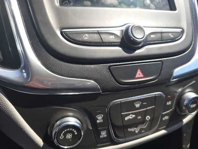 Used 2019 Chevrolet Equinox LS FWD image 11