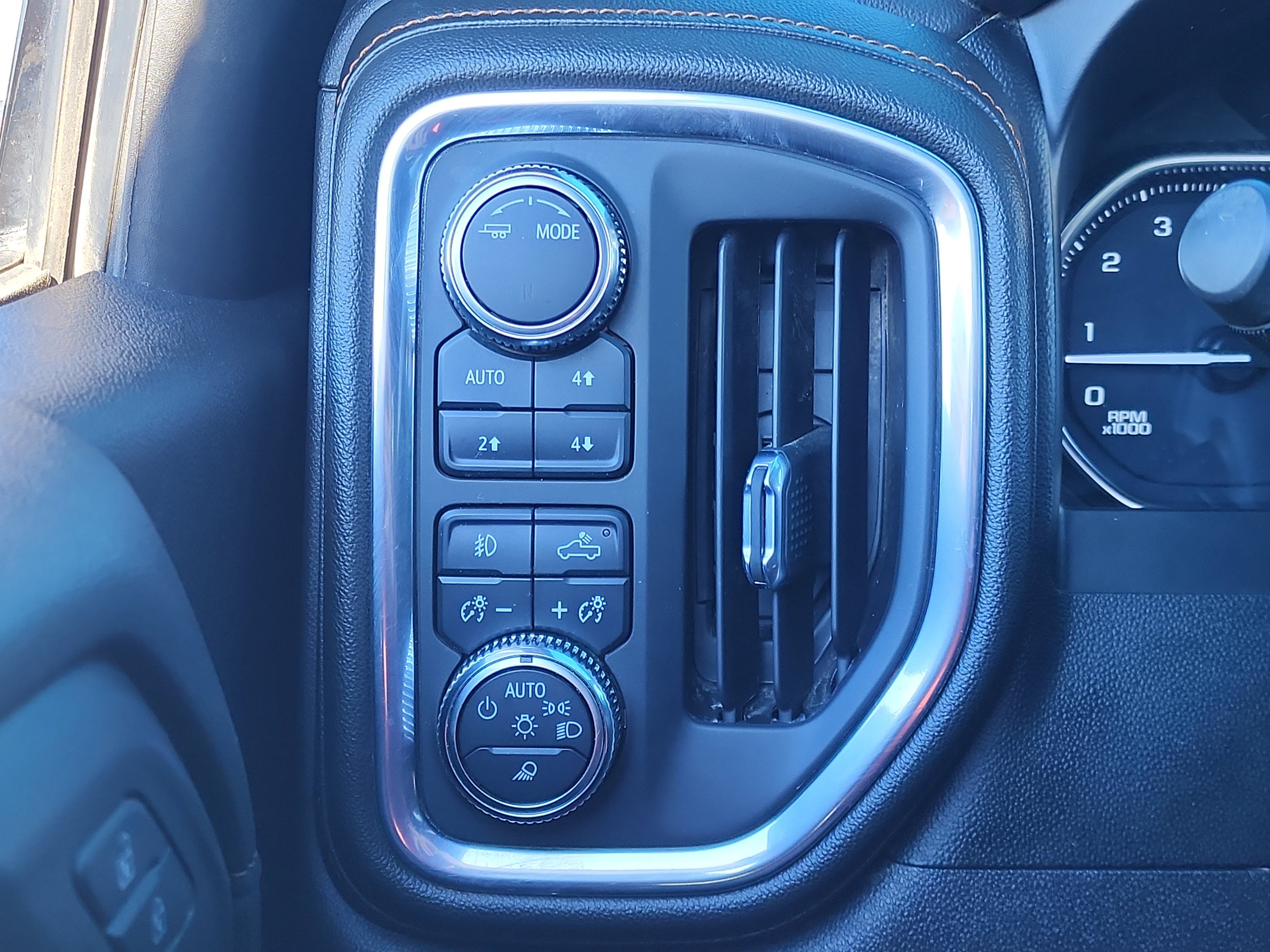 Used 2021 GMC Sierra 1500 AT4 image 26