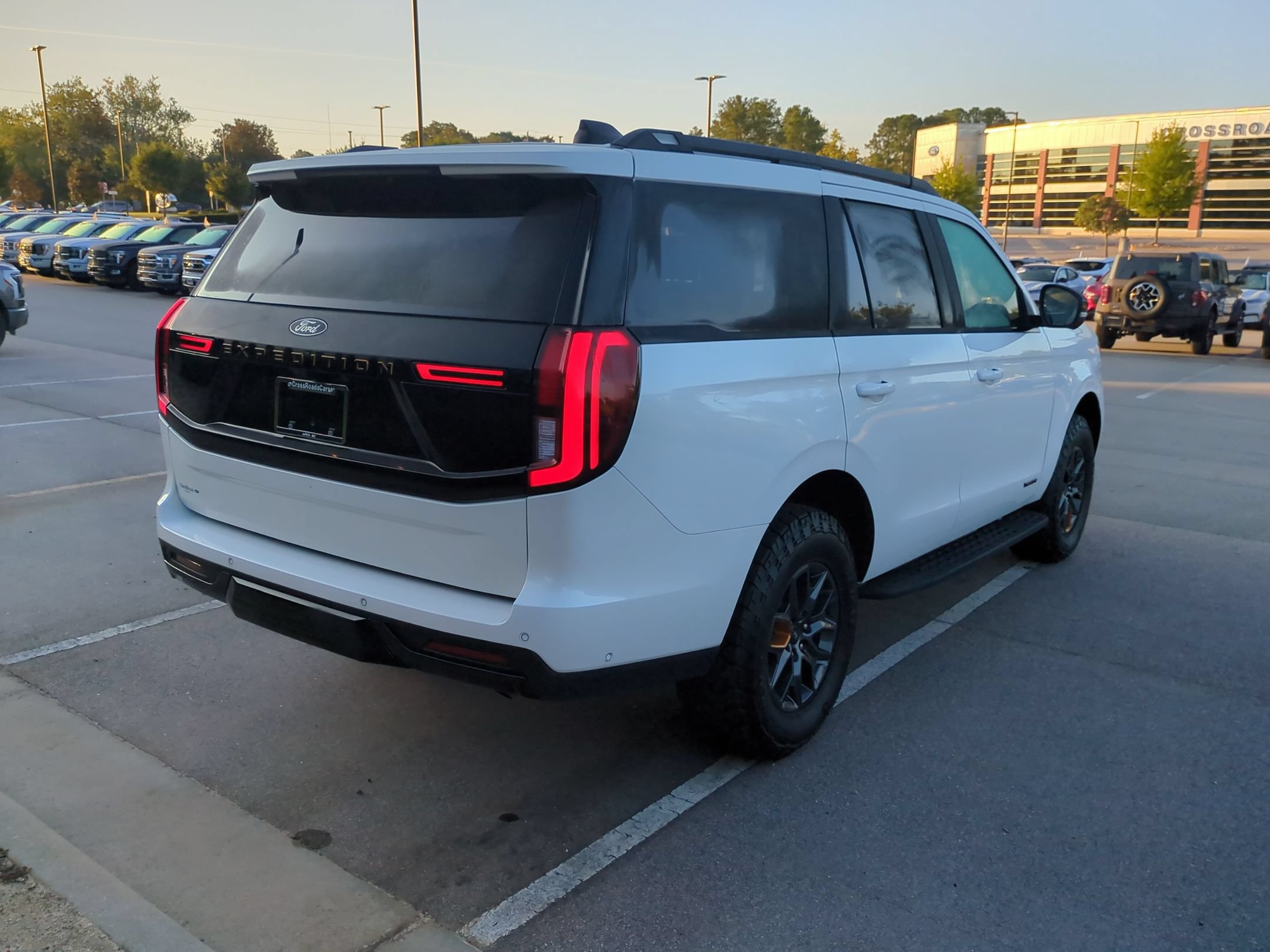 Certified 2025 Ford Expedition Tremor AWD/4WD image 4