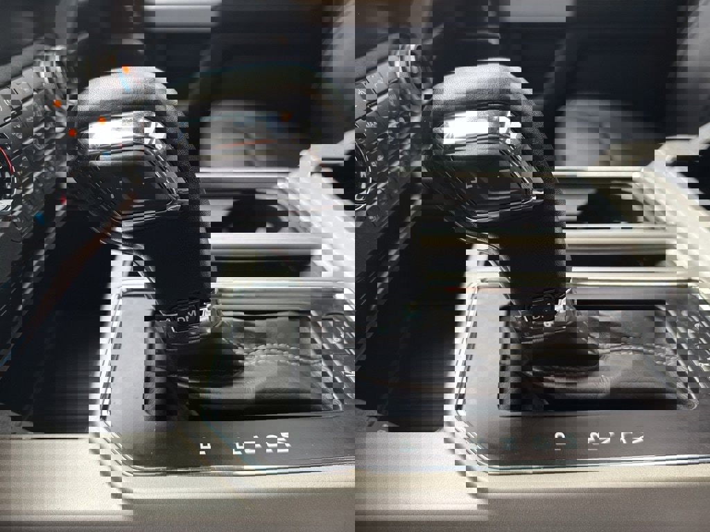 Certified 2020 Ford F150 Lariat w/ Equipment Group 502A Luxury image 27