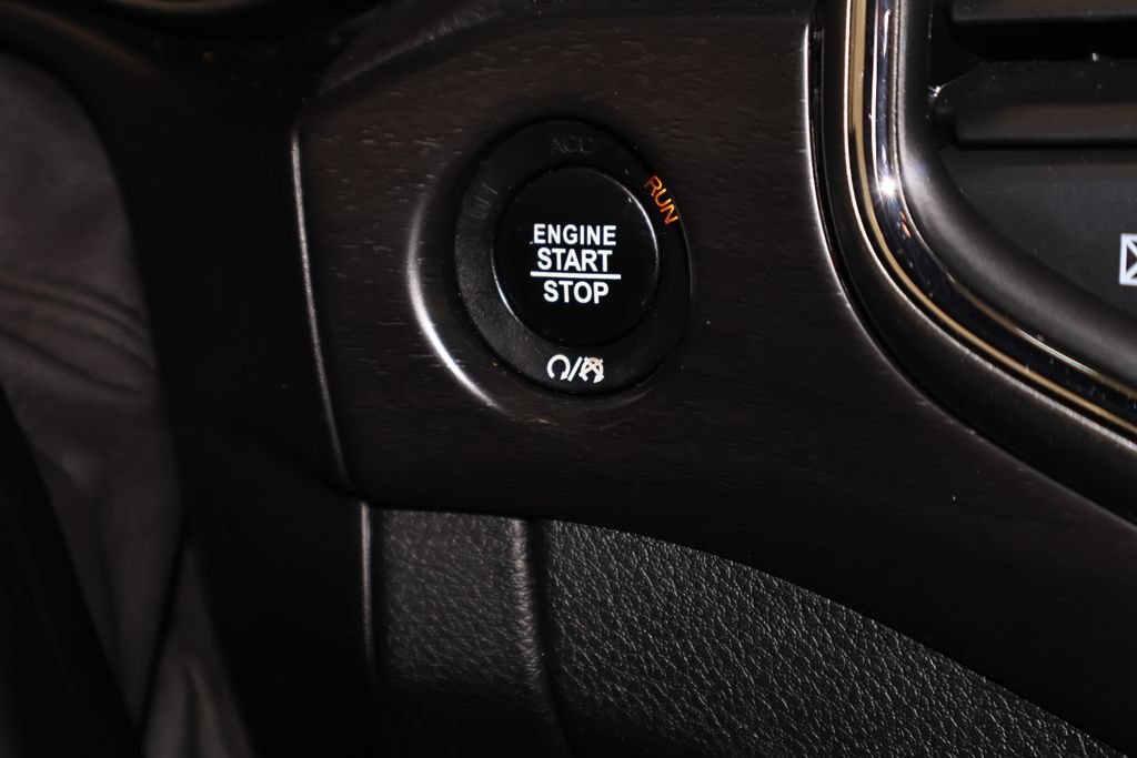 Used 2018 Jeep Grand Cherokee Laredo AWD/4WD image 25