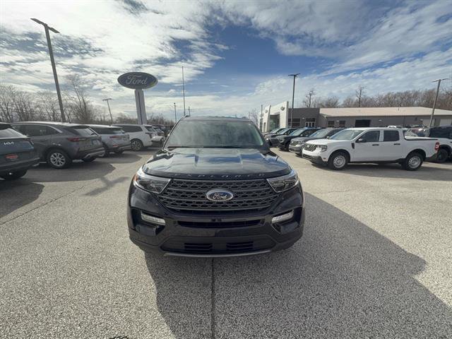 Certified 2023 Ford Explorer XLT w/ Equipment Group 202A AWD/4WD image 8
