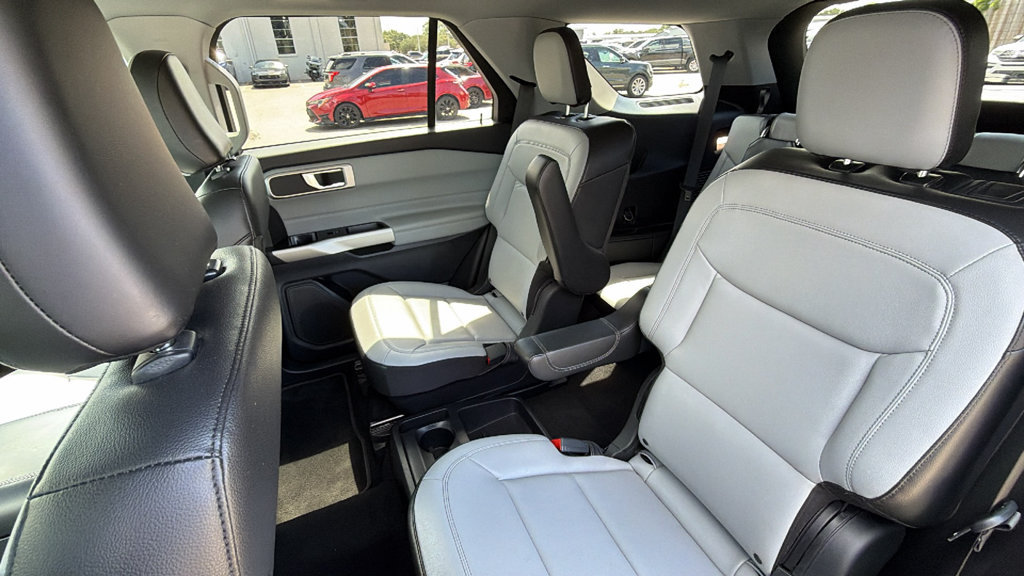 Certified 2021 Ford Explorer XLT w/ Equipment Group 202A RWD image 25