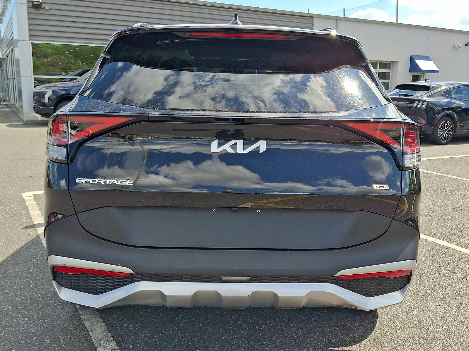 Used 2023 Kia Sportage EX w/ EX Premium Package AWD/4WD image 9