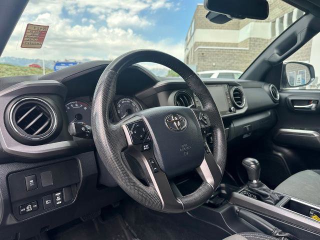 Used 2020 Toyota Tacoma TRD Sport w/ Technology Package AWD/4WD image 13