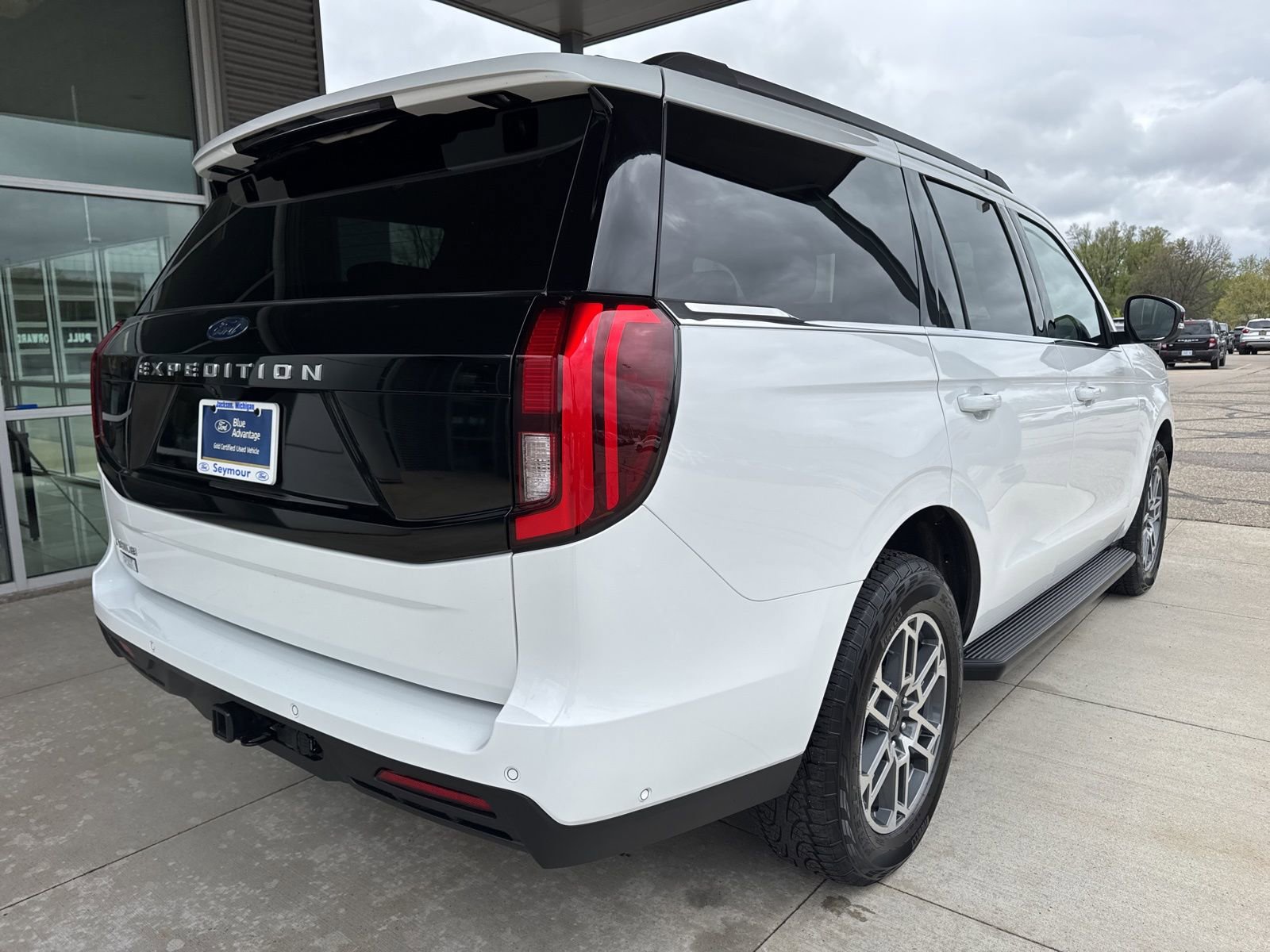 Certified 2025 Ford Expedition Active AWD/4WD image 8