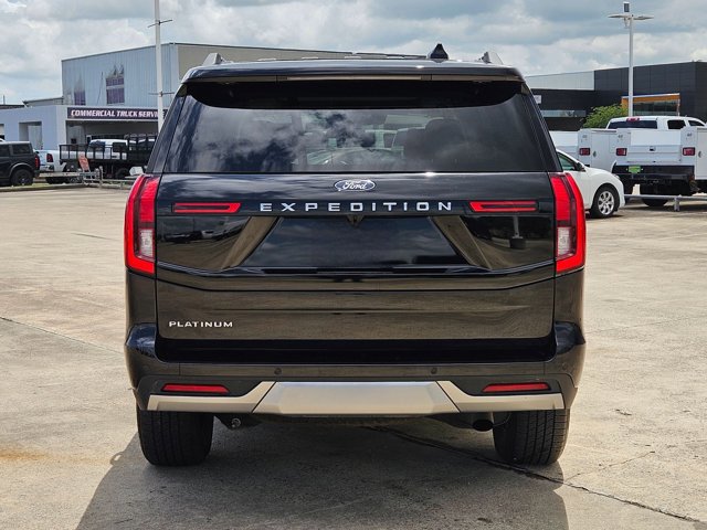 Certified 2025 Ford Expedition Platinum AWD/4WD image 4
