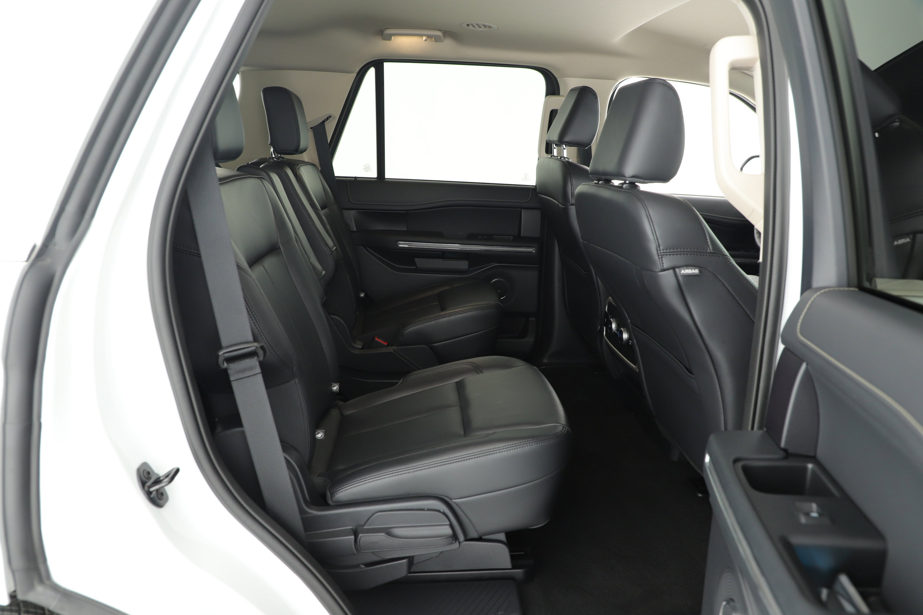 Certified 2024 Ford Expedition XLT image 16